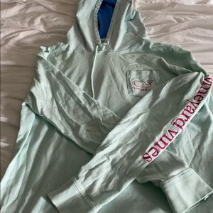 Vineyard vines hoodie